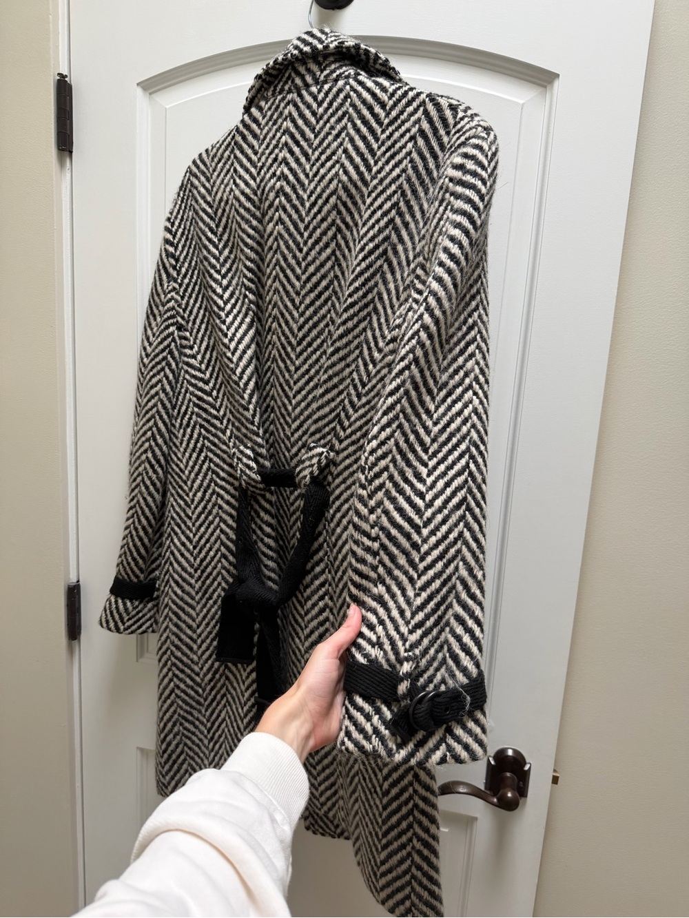 Saint Laurent Black & Ecru Herringbone Wool Belted Coat - Picture 7 of 7